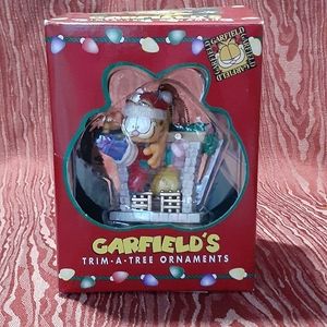VINTAGE PAWS GARFIELD TRIM A TREE ORNAMENT CHIMNEY/STOCKING GIFTS NEW IN BOX
